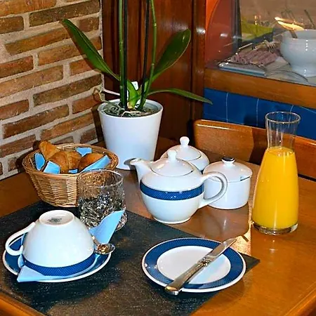 Logis Le Bretagne 2*